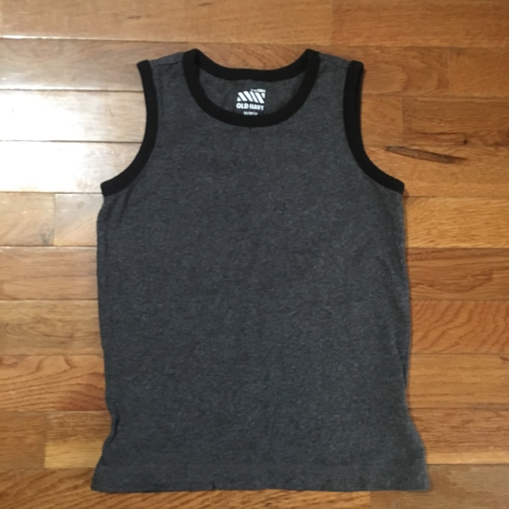 Boys Old Navy tank size xs/5